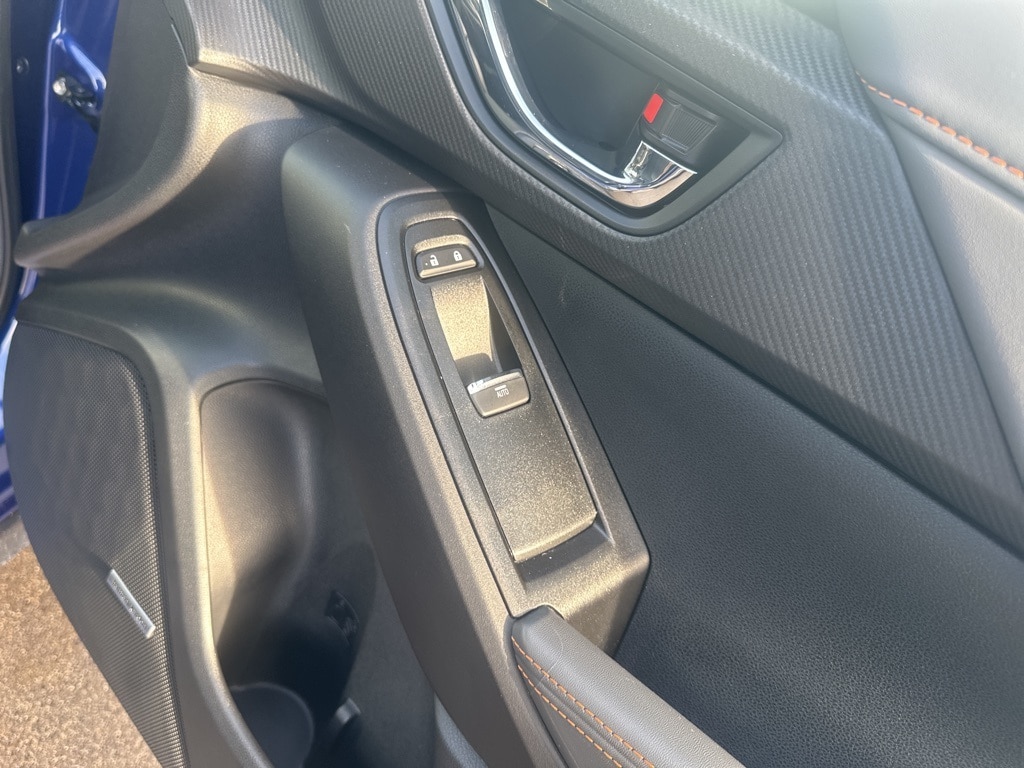 2025 SUBARU CROSSTREK - Image 8