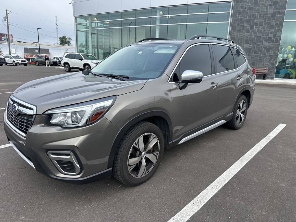 2020 Subaru Forester Touring photo 4