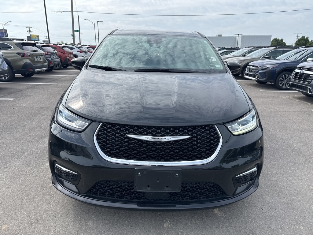 Used 2024 Chrysler Pacifica PHEV Select with VIN 2C4RC1S77RR103238 for sale in Fort Wayne, IN
