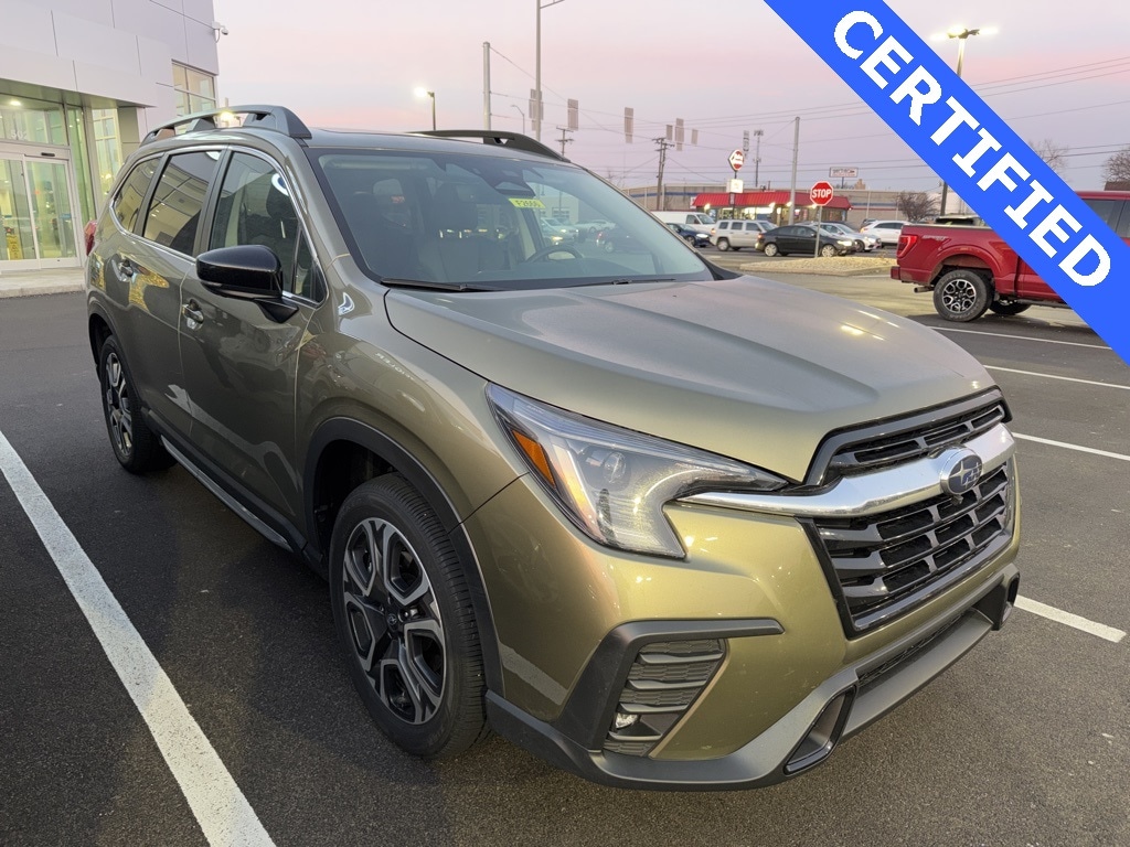 2025 Subaru Ascent Limited's photo