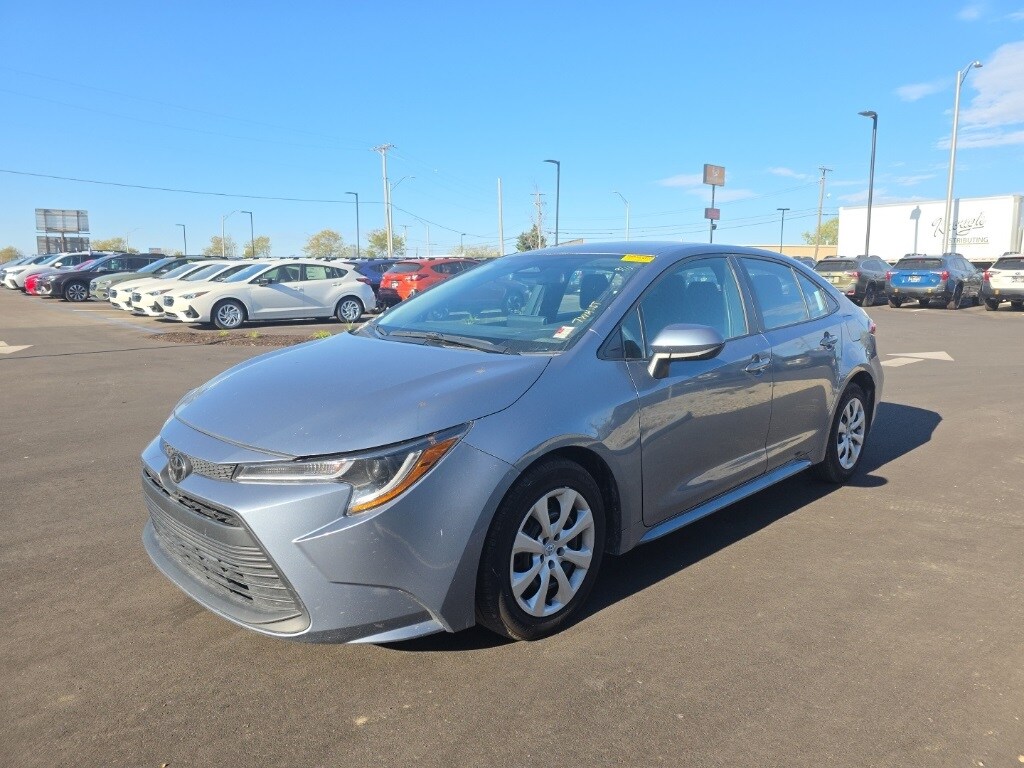 2024 Toyota Corolla LE photo 3