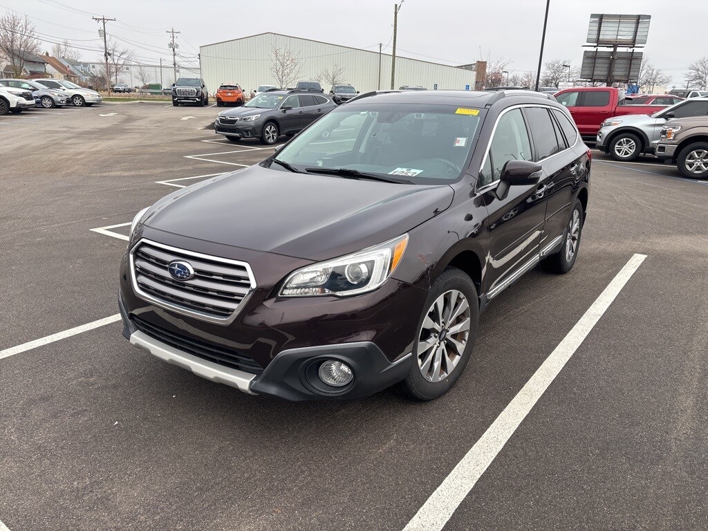 2017 Subaru Outback 2.5i Touring photo 2