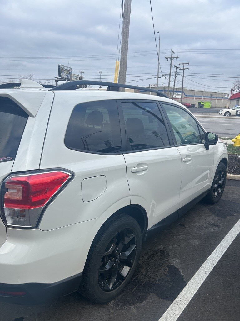 2018 Subaru Forester 2.5i Premium photo 4