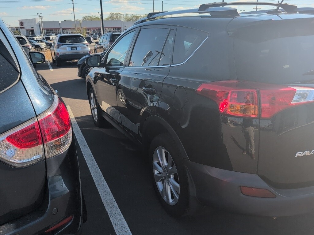 2014 Toyota RAV4 Limited photo 3