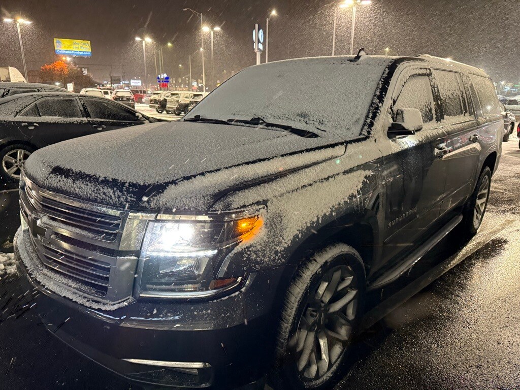 2020 Chevrolet Suburban Premier photo 2