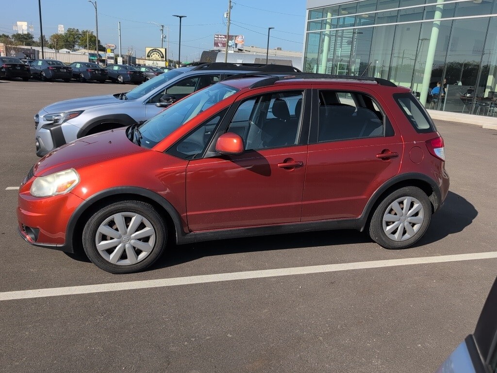 2011 Suzuki SX4 photo 3