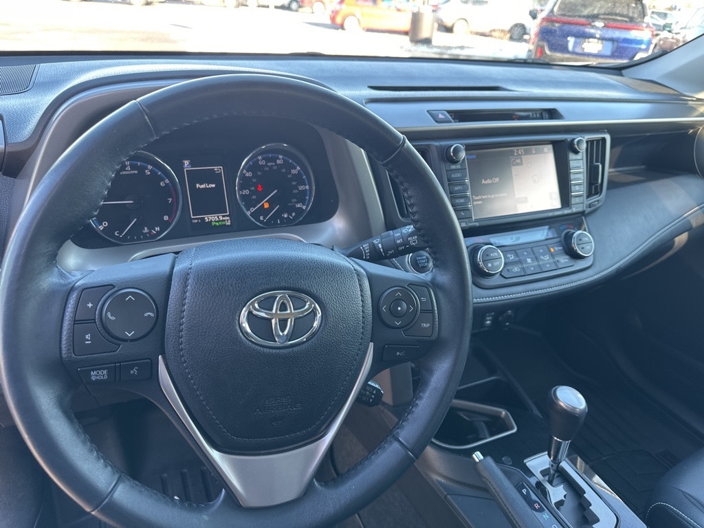 2018 TOYOTA RAV4 - Image 12