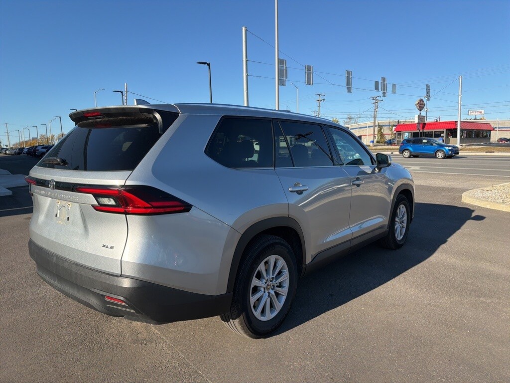 2025 Toyota Grand Highlander XLE photo 3