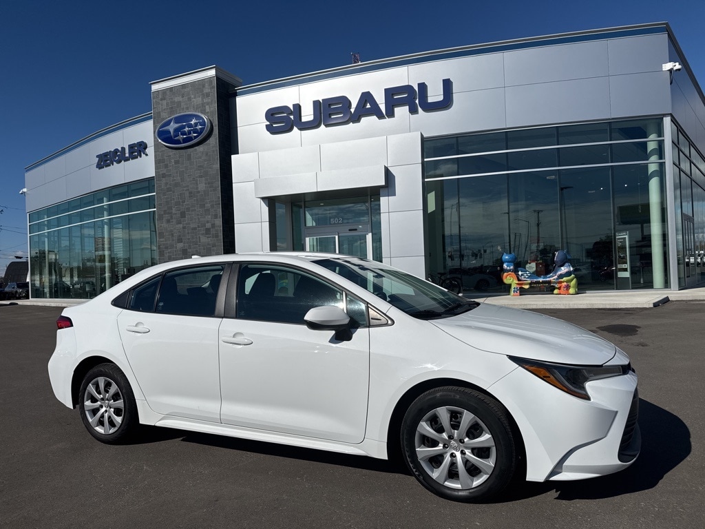 2024 Toyota Corolla LE's photo