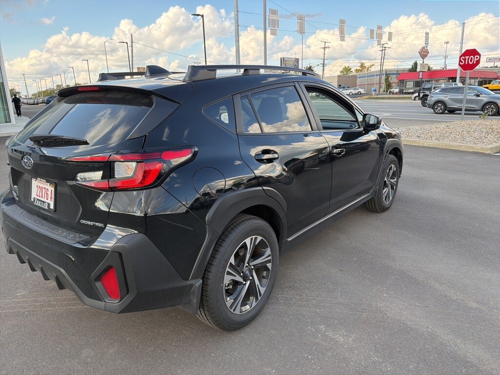 2025 Subaru Crosstrek Premium photo 3