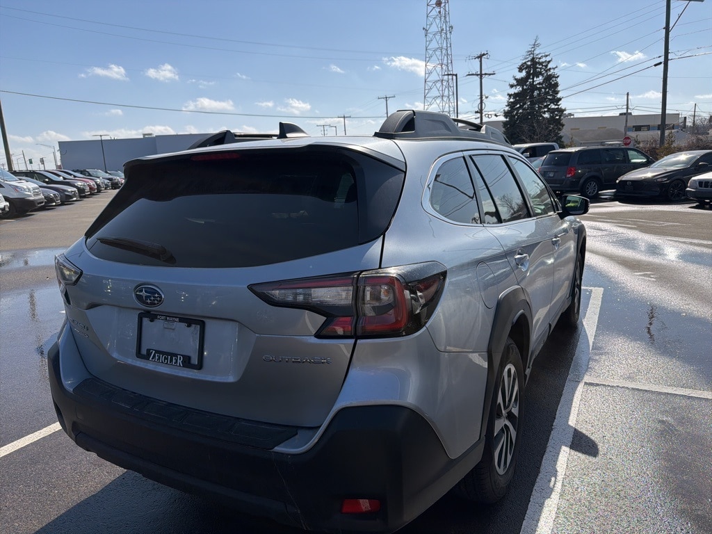 2025 SUBARU OUTBACK - Image 2
