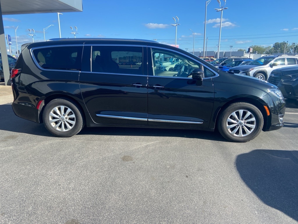 Used 2018 Chrysler Pacifica Touring-L Plus with VIN 2C4RC1EG4JR230786 for sale in Fort Wayne, IN