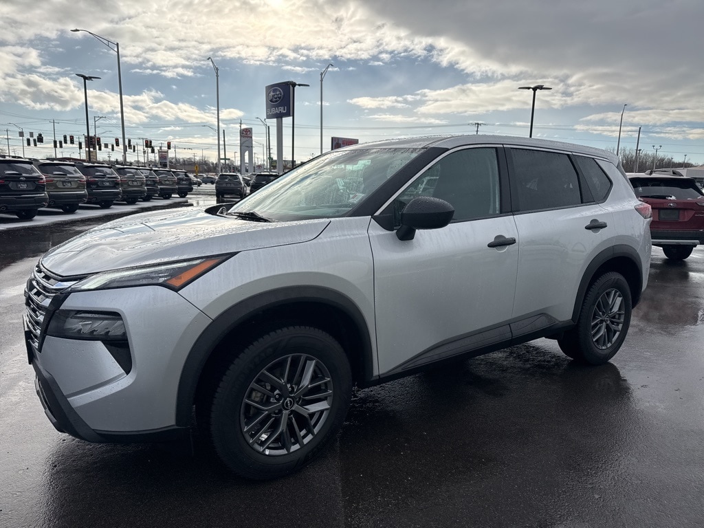 Used 2024 Nissan Rogue S SUV