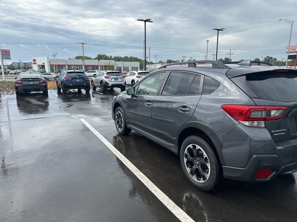 2022 Subaru Crosstrek Premium photo 3