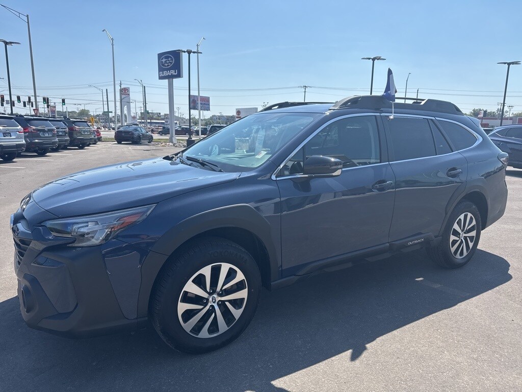 2025 Subaru Outback Premium photo 2