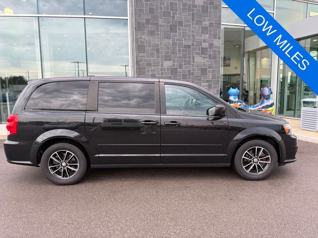 Used 2016 Dodge Grand Caravan SXT Minivan/Van