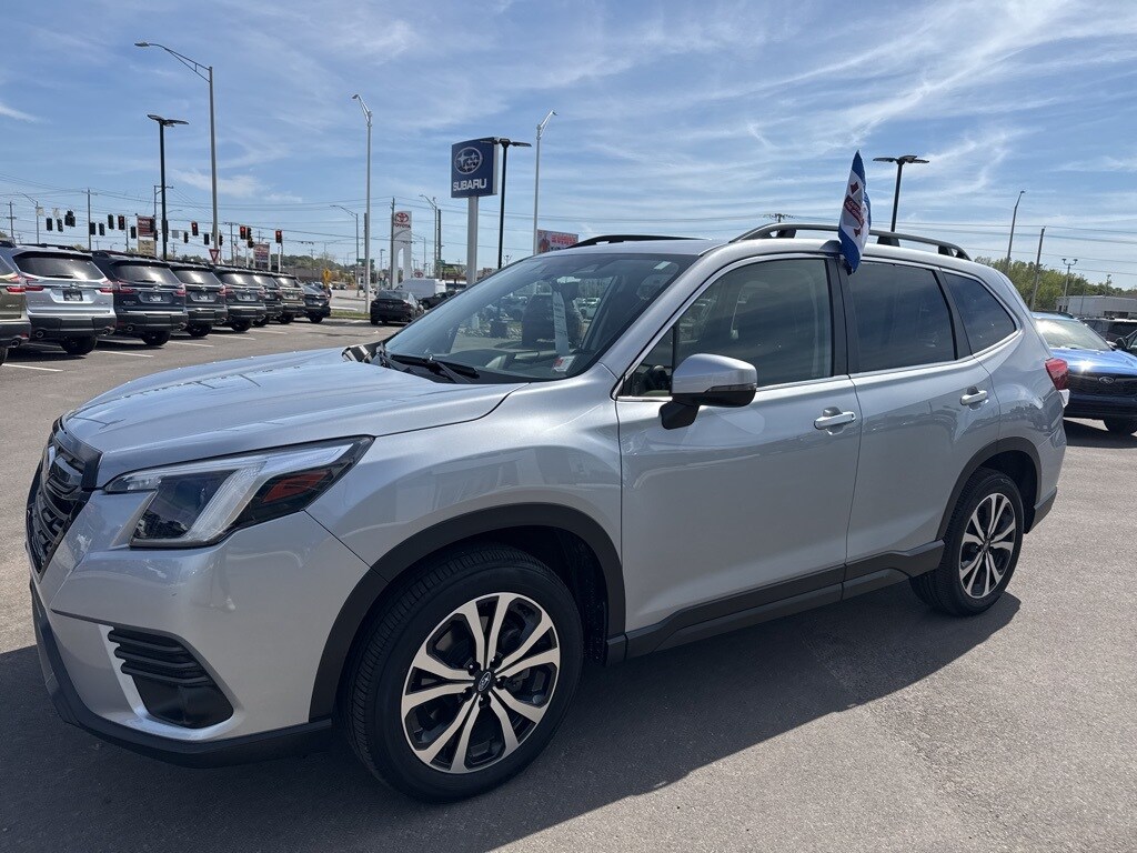 2023 Subaru Forester Limited photo 3