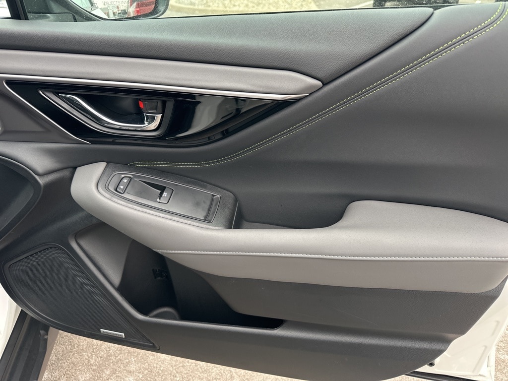 2025 SUBARU OUTBACK - Image 8
