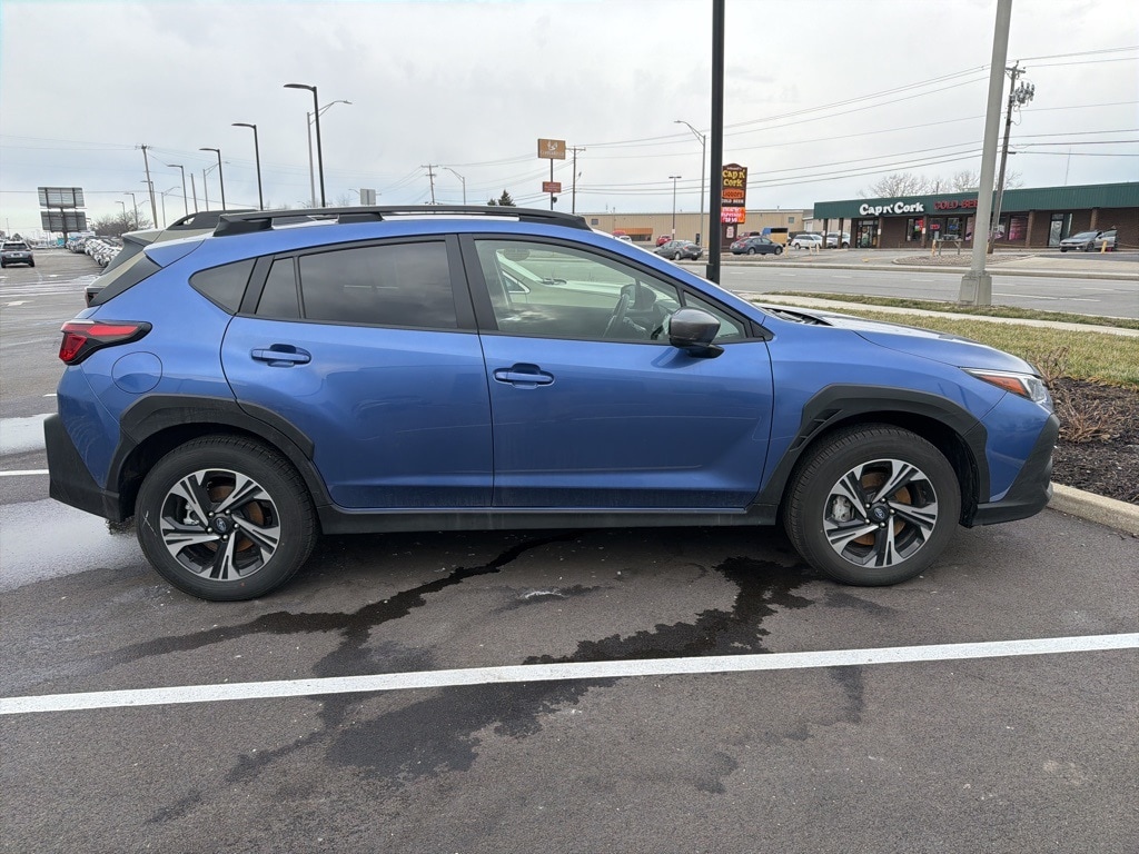 2025 SUBARU CROSSTREK - Image 2