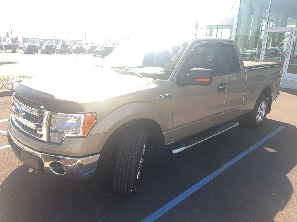 2013 Ford F-150 XLT photo 2