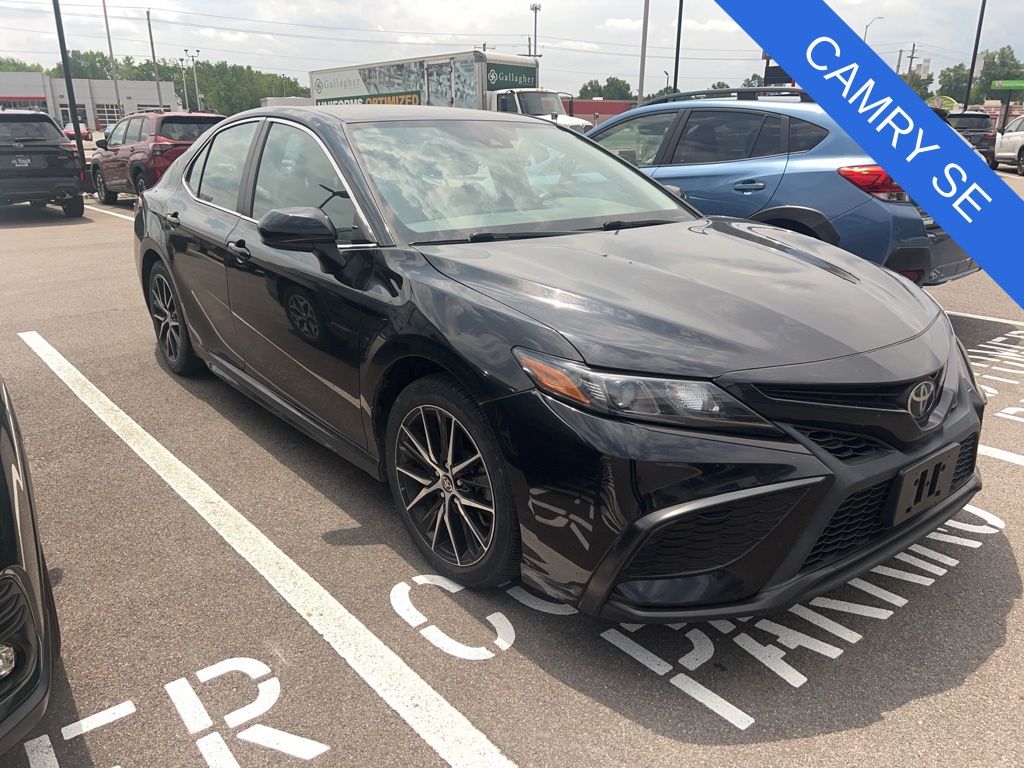 2021 Toyota Camry 2.5 Auto SE's photo