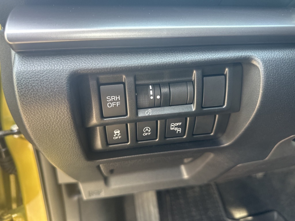 2021 SUBARU CROSSTREK - Image 11