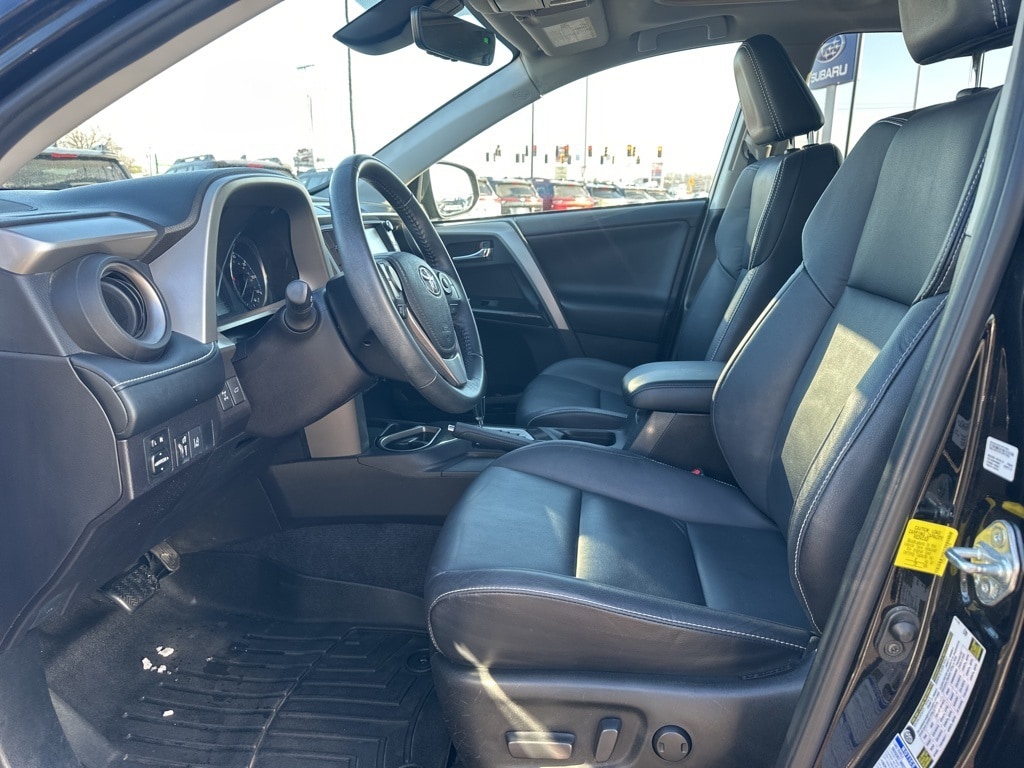 2018 TOYOTA RAV4 - Image 8