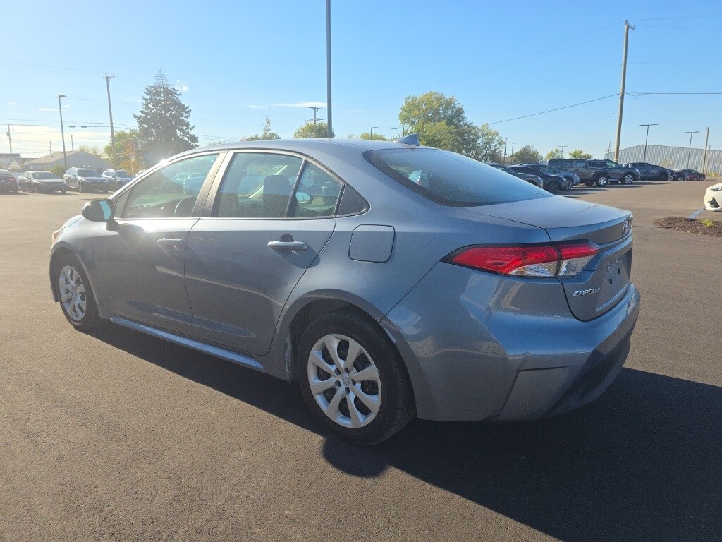 2024 Toyota Corolla LE photo 2