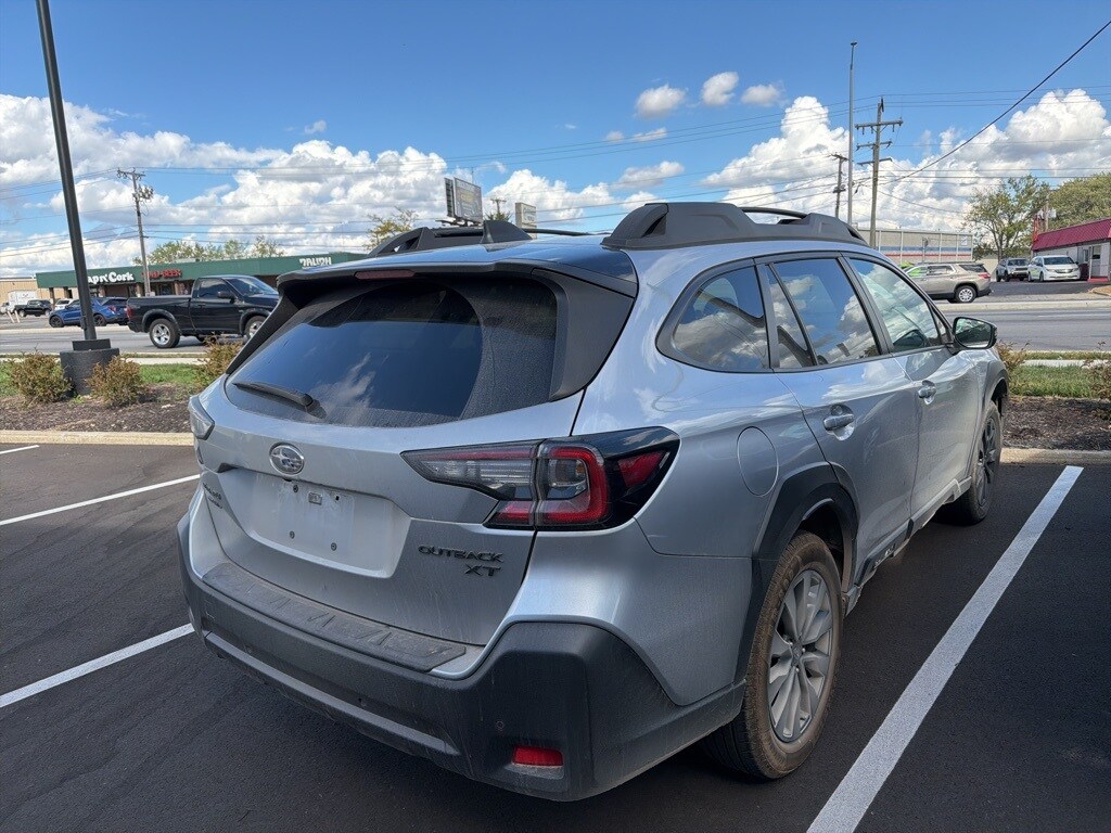 2024 Subaru Outback Onyx Edition XT photo 2