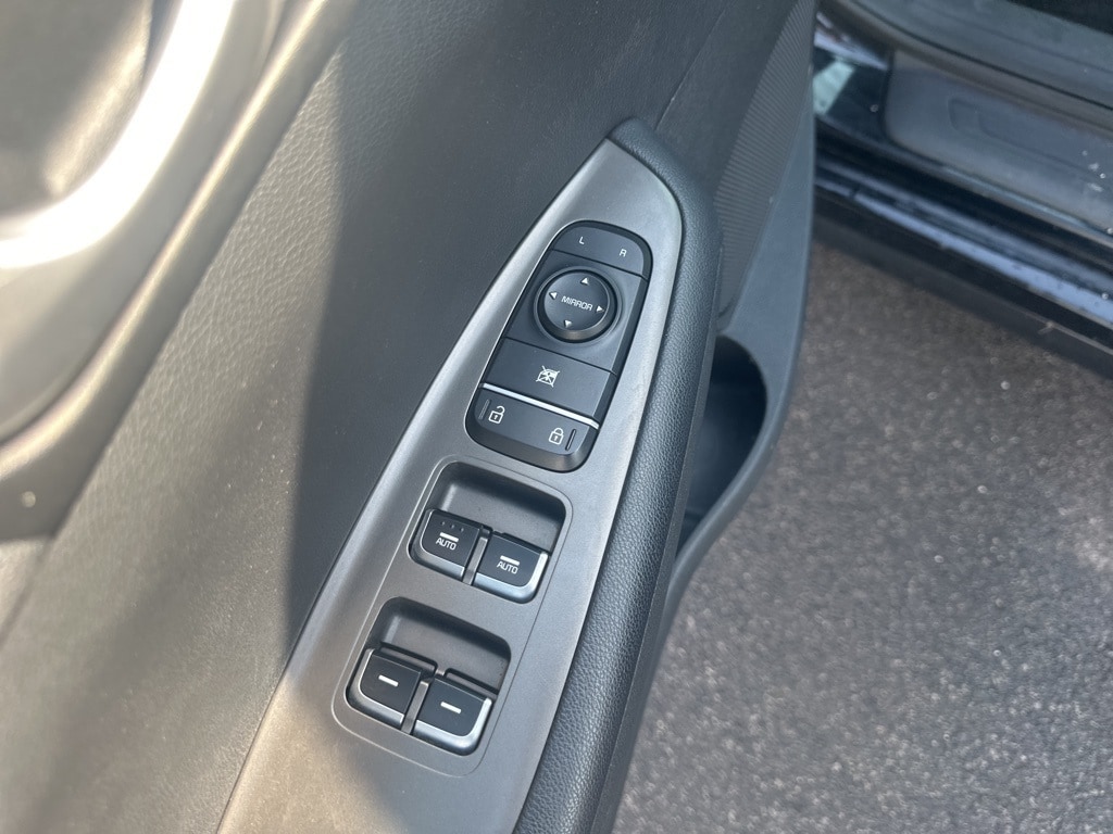 2019 KIA OPTIMA - Image 10