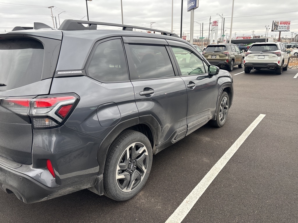 2025 SUBARU FORESTER - Image 4