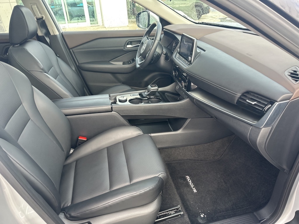 2023 NISSAN ROGUE - Image 7