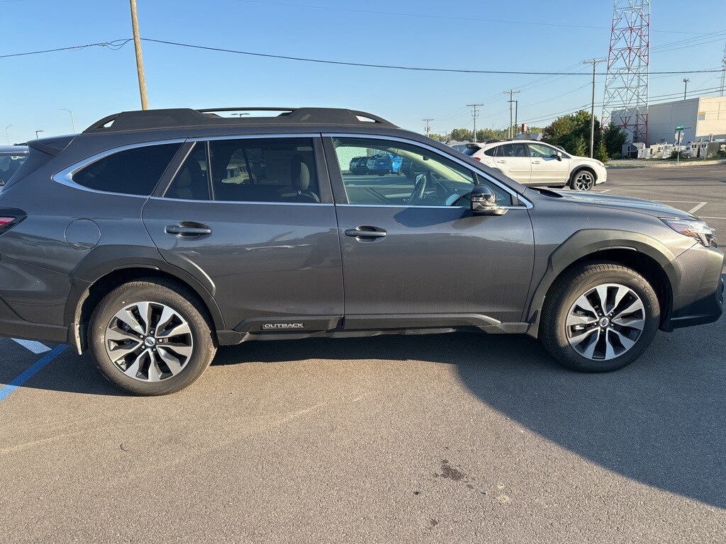 2025 Subaru Outback Limited photo 2