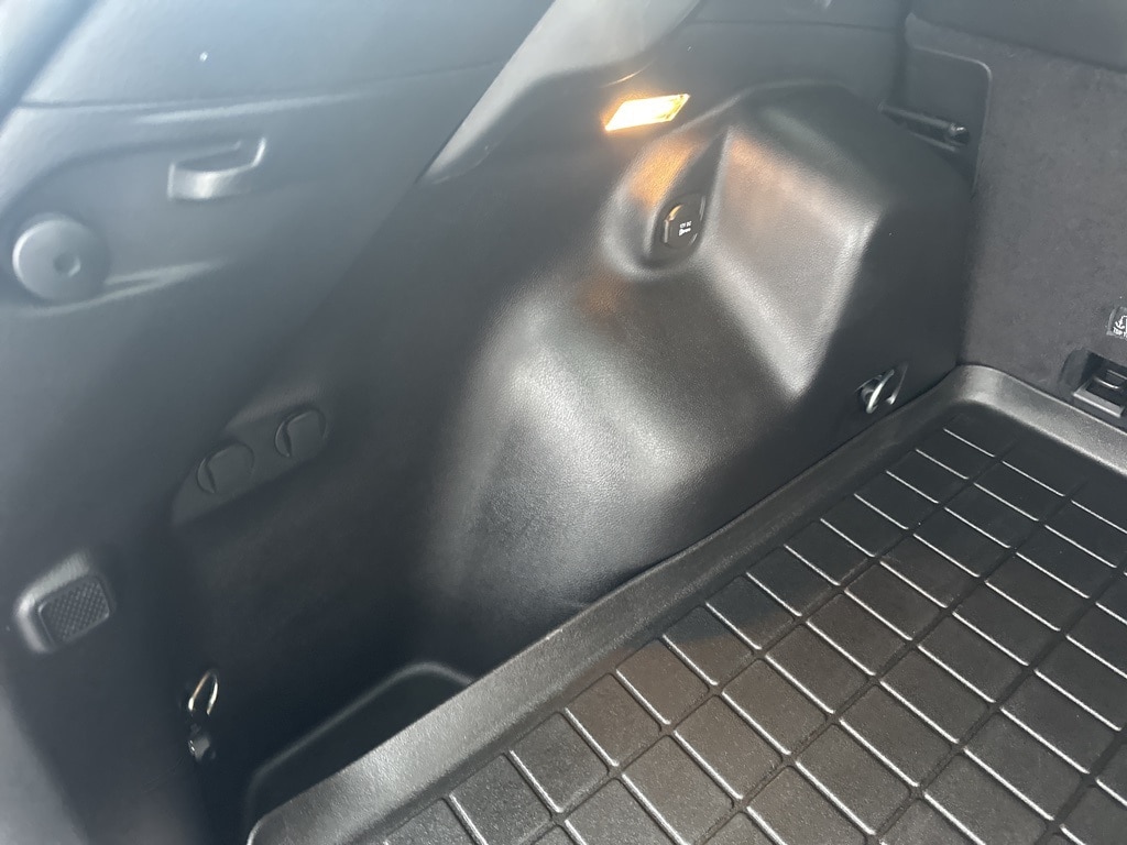 2021 JEEP CHEROKEE - Image 28