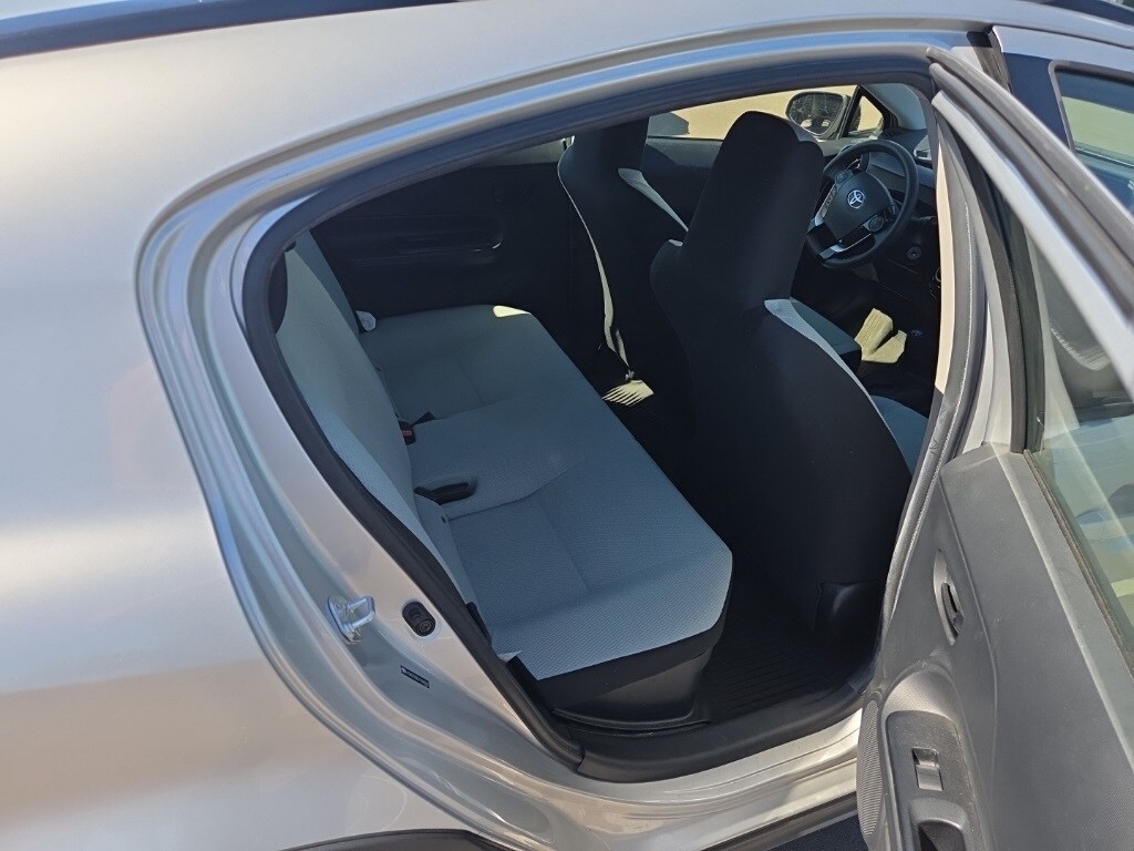 2018 Toyota Prius C One Two Three Four photo 3
