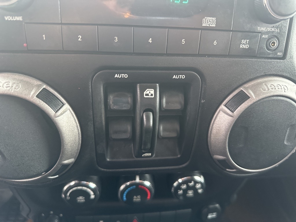 2016 JEEP WRANGLER - Image 18