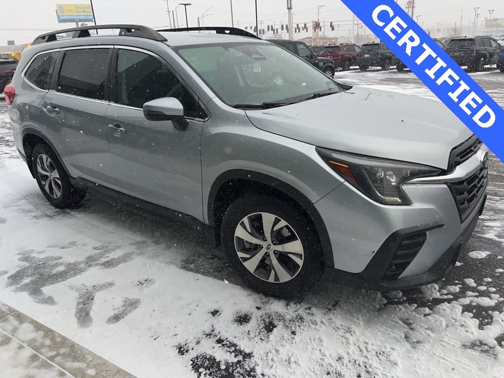 2023 Subaru Ascent Premium's photo