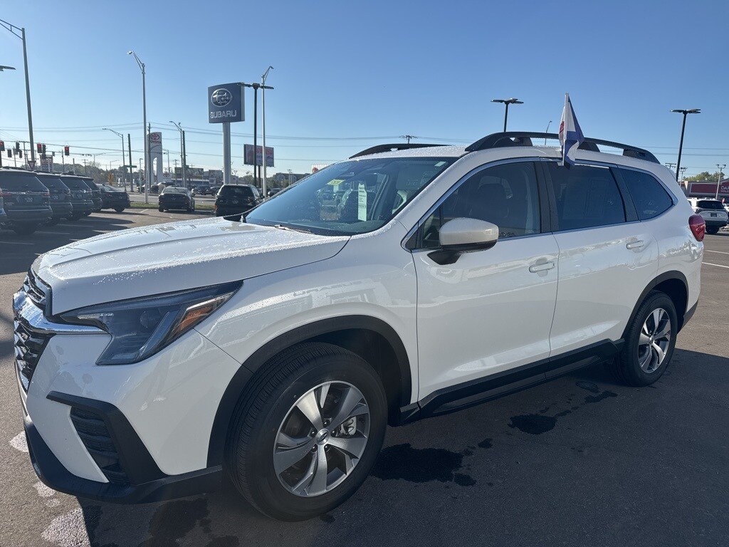 2025 Subaru Ascent Premium photo 2