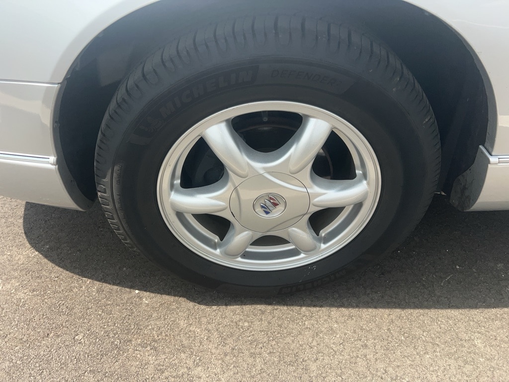 Used 2000 Buick Regal LS with VIN 2G4WB55K7Y1288252 for sale in Fort Wayne, IN