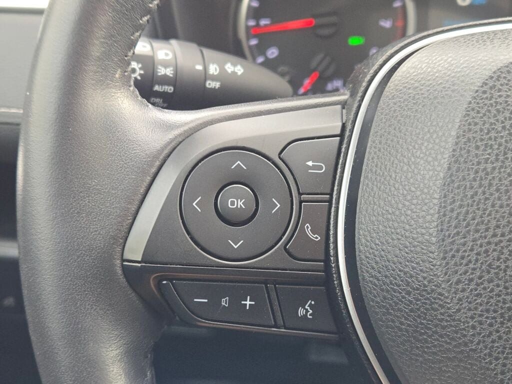 2020 TOYOTA RAV4 - Image 28