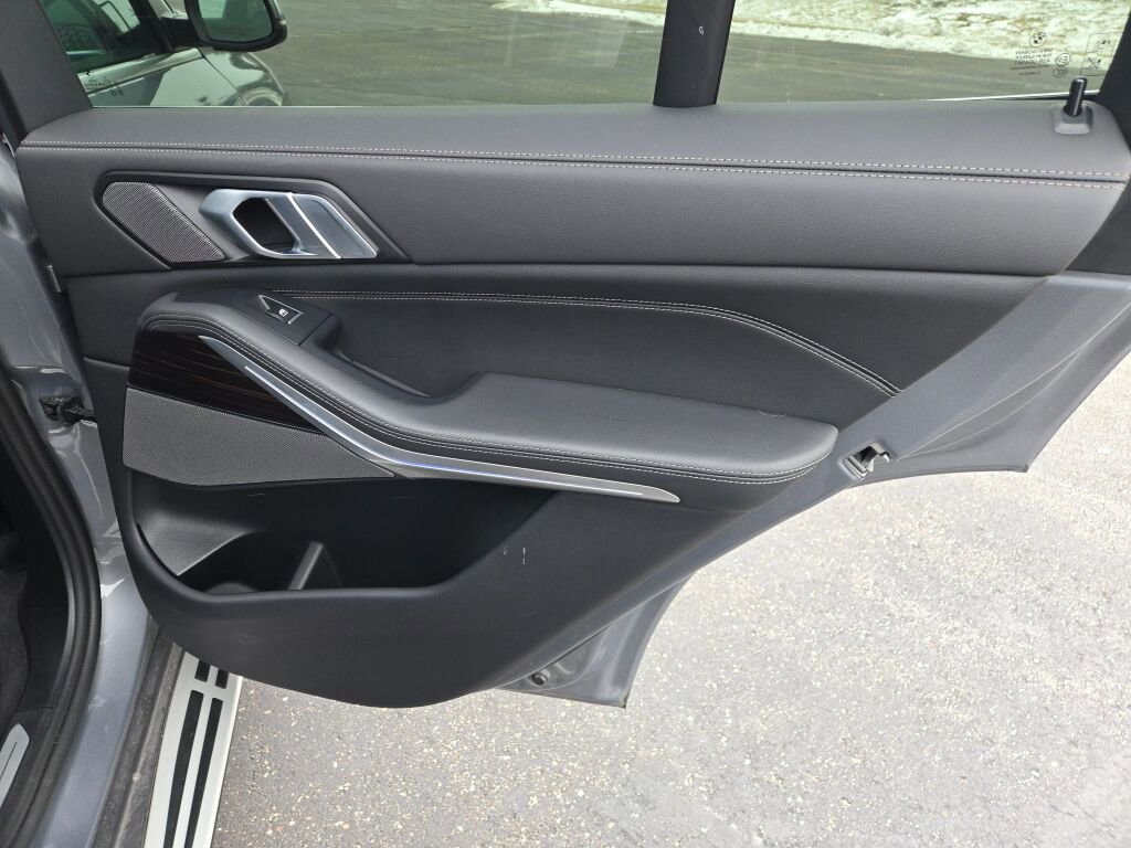 2025 BMW X5 - Image 8