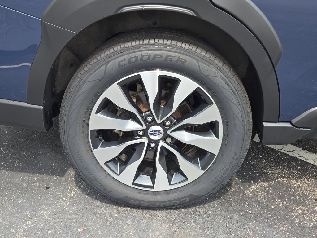 2025 Subaru Outback Limited - Photo 11