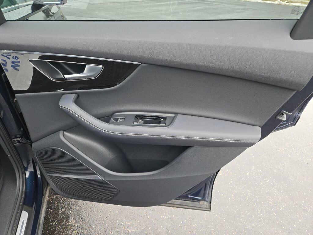 2025 Audi Q7 Premium Plus - Photo 9