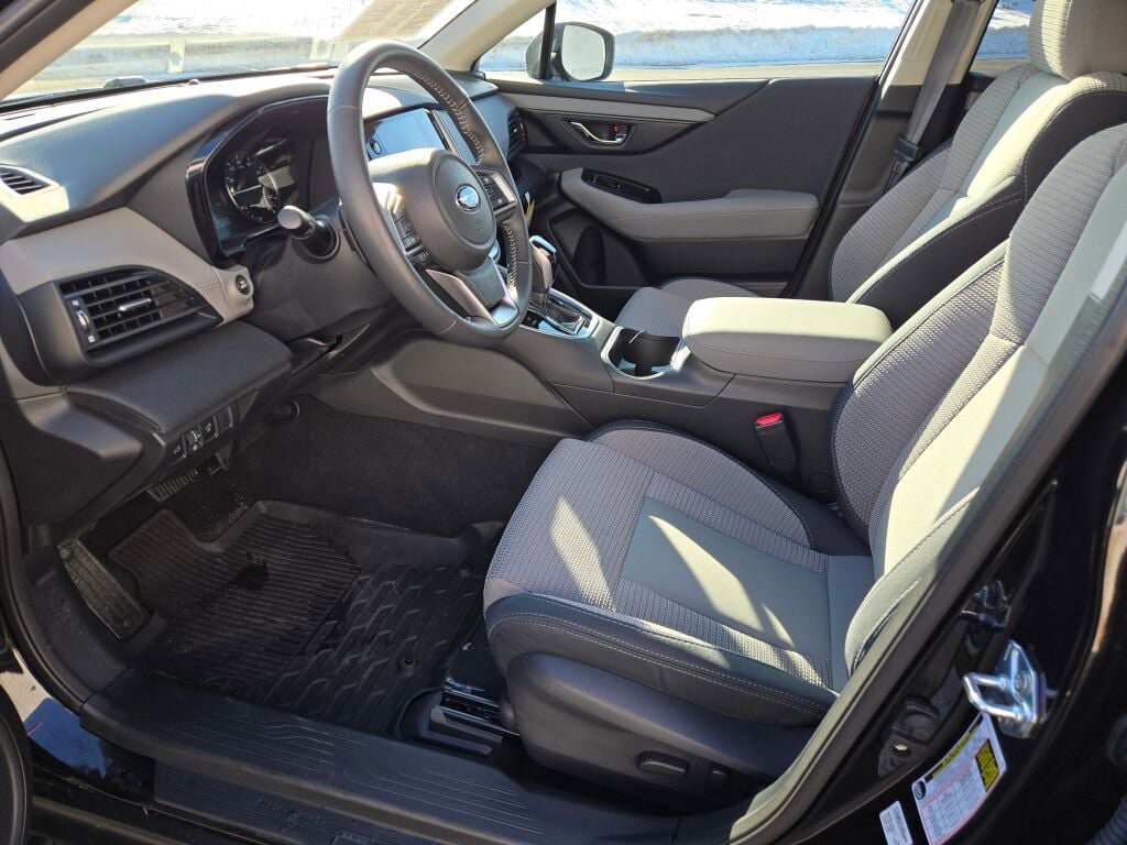 2025 SUBARU OUTBACK - Image 21