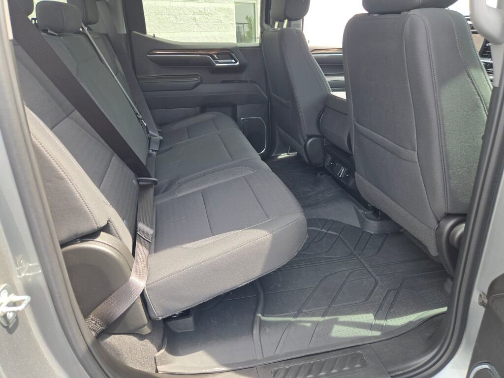 2023 Chevrolet Silverado 1500 LT - Photo 10