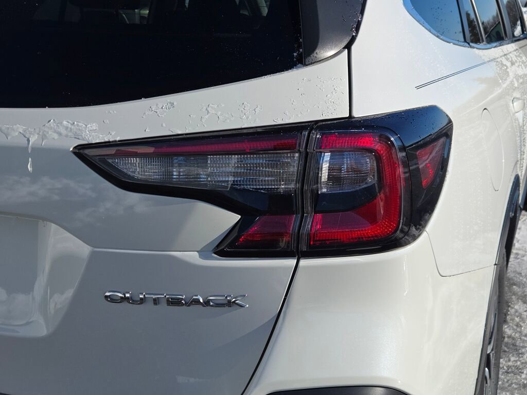 2022 SUBARU OUTBACK - Image 11