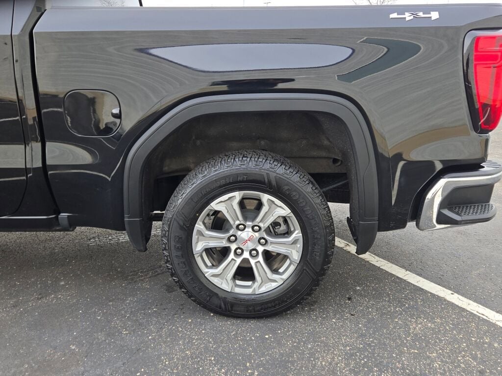 2025 GMC SIERRA - Image 15