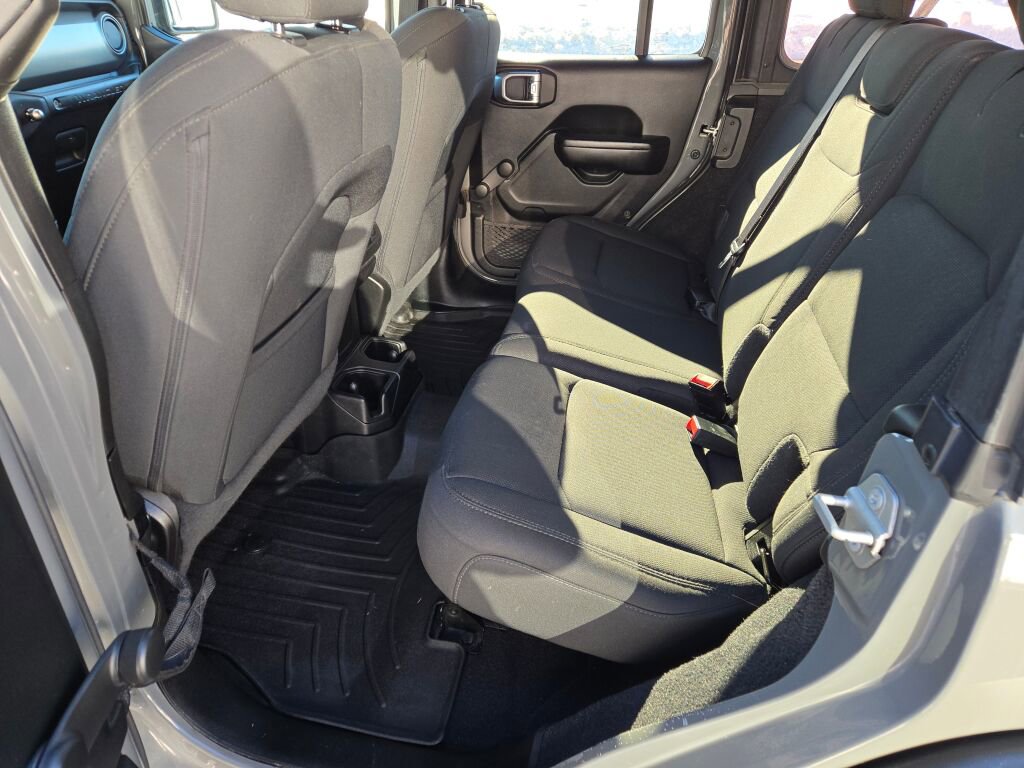 2021 JEEP WRANGLER - Image 17