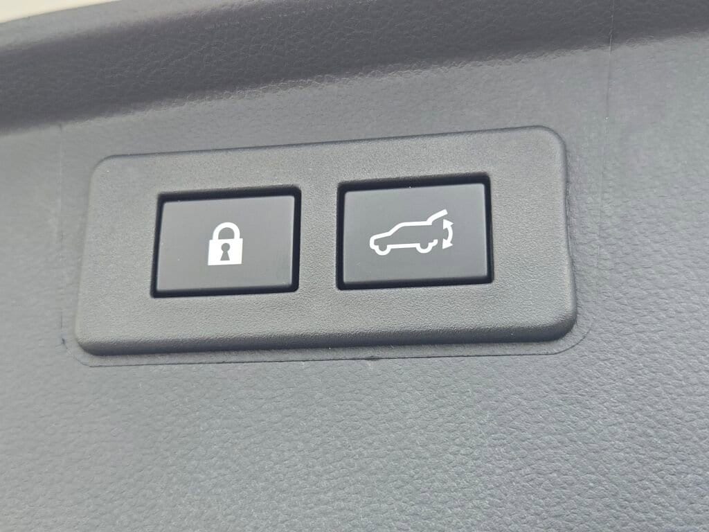 2025 SUBARU OUTBACK - Image 16