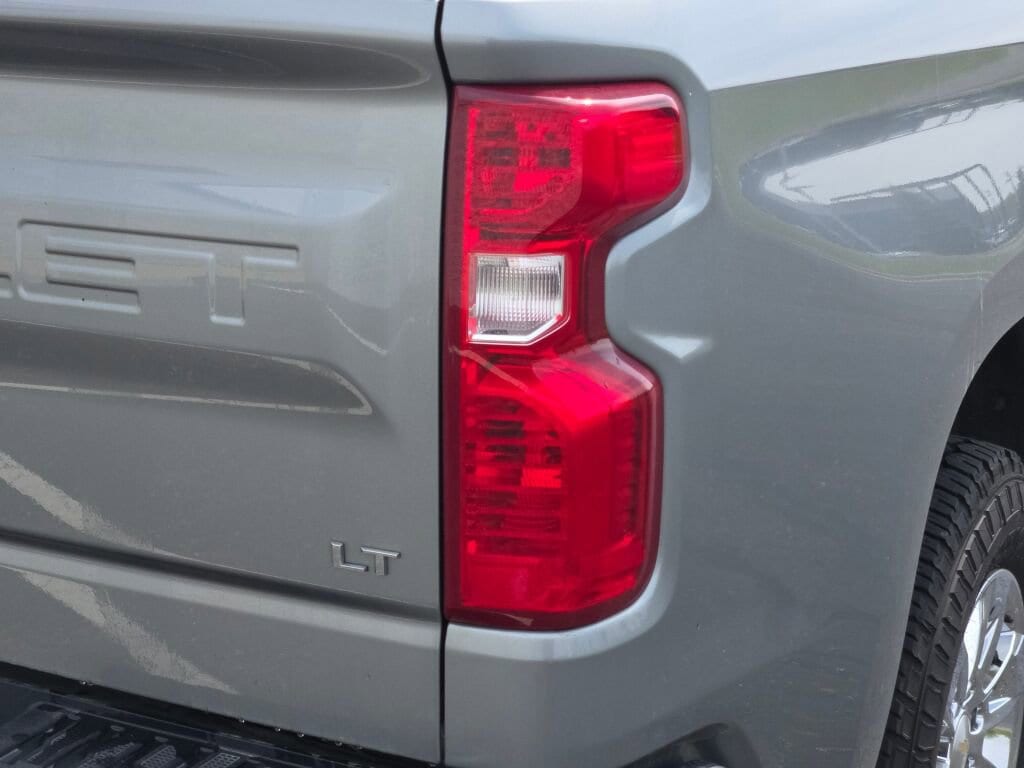 2023 Chevrolet Silverado 1500 LT - Photo 12